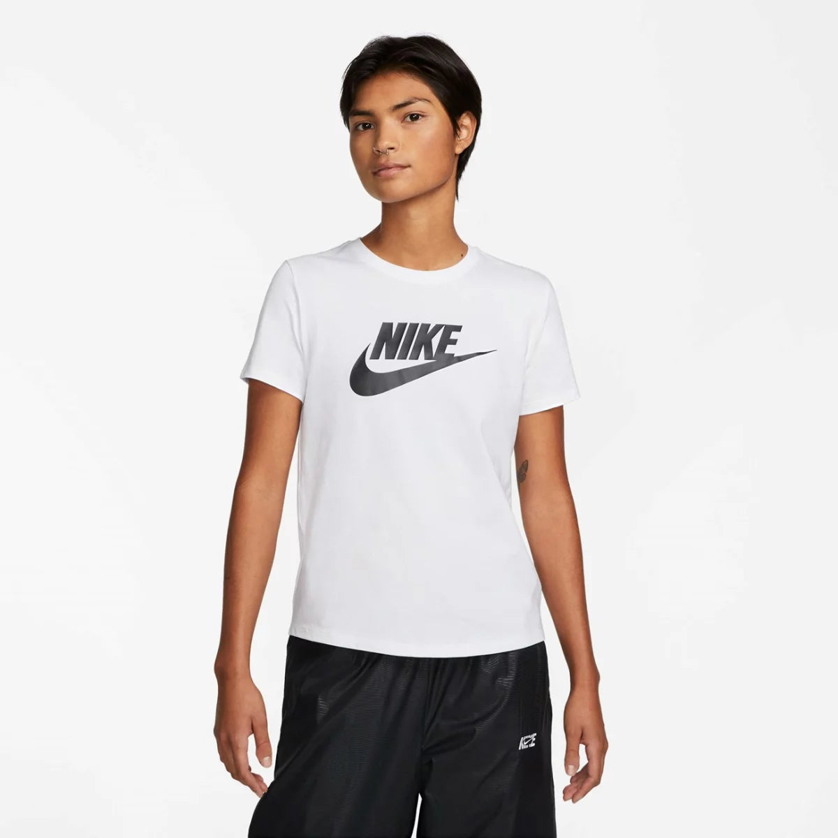 Nike Sportswear Essentials - Talla M