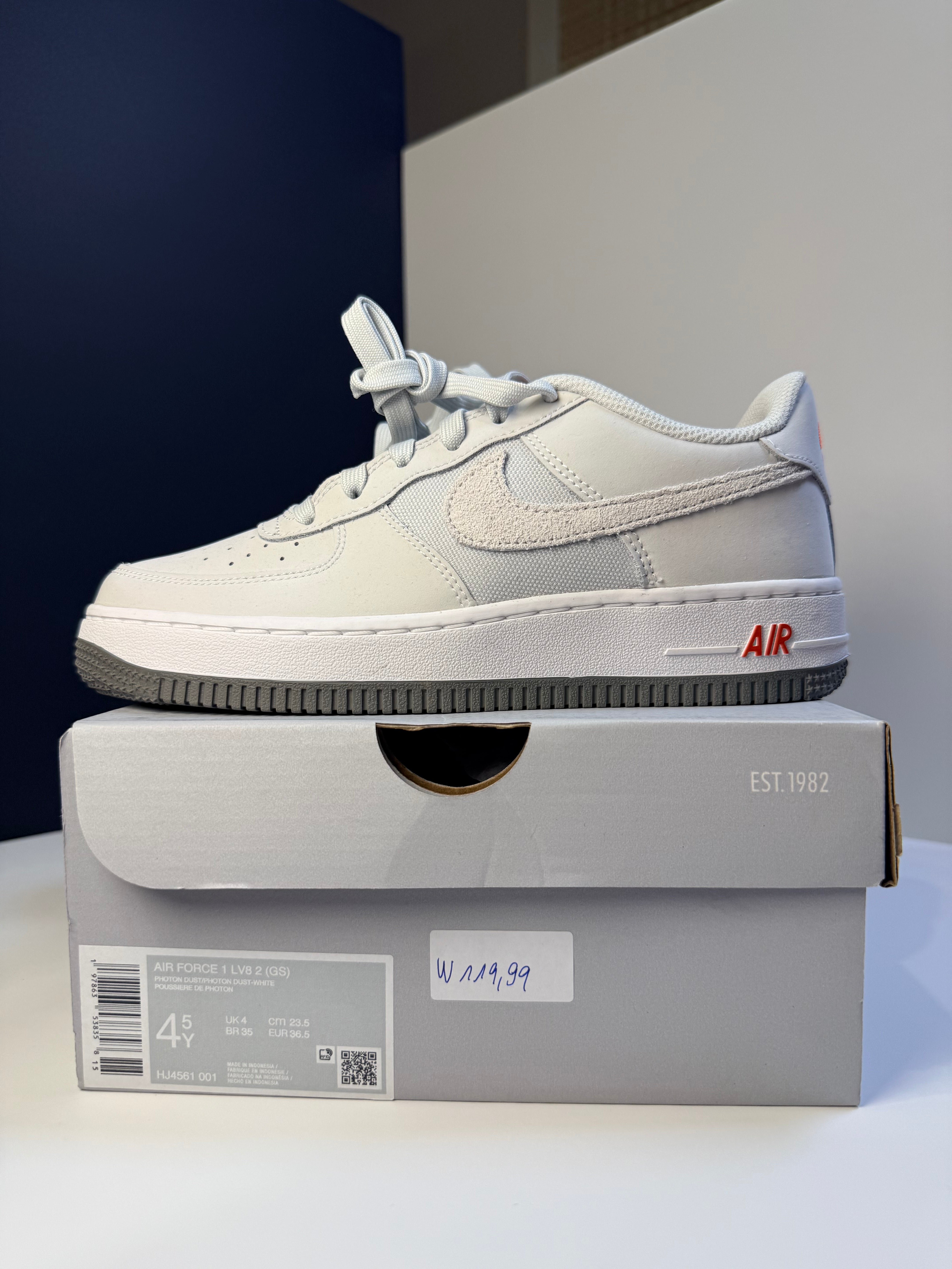 Nike Air Force 1 LV8 - Talla 36 1/2