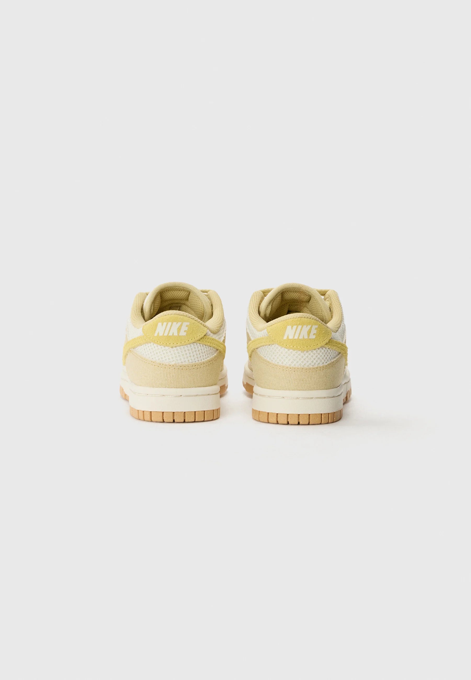 Nike Dunk Low Mujer — Soft Pearl