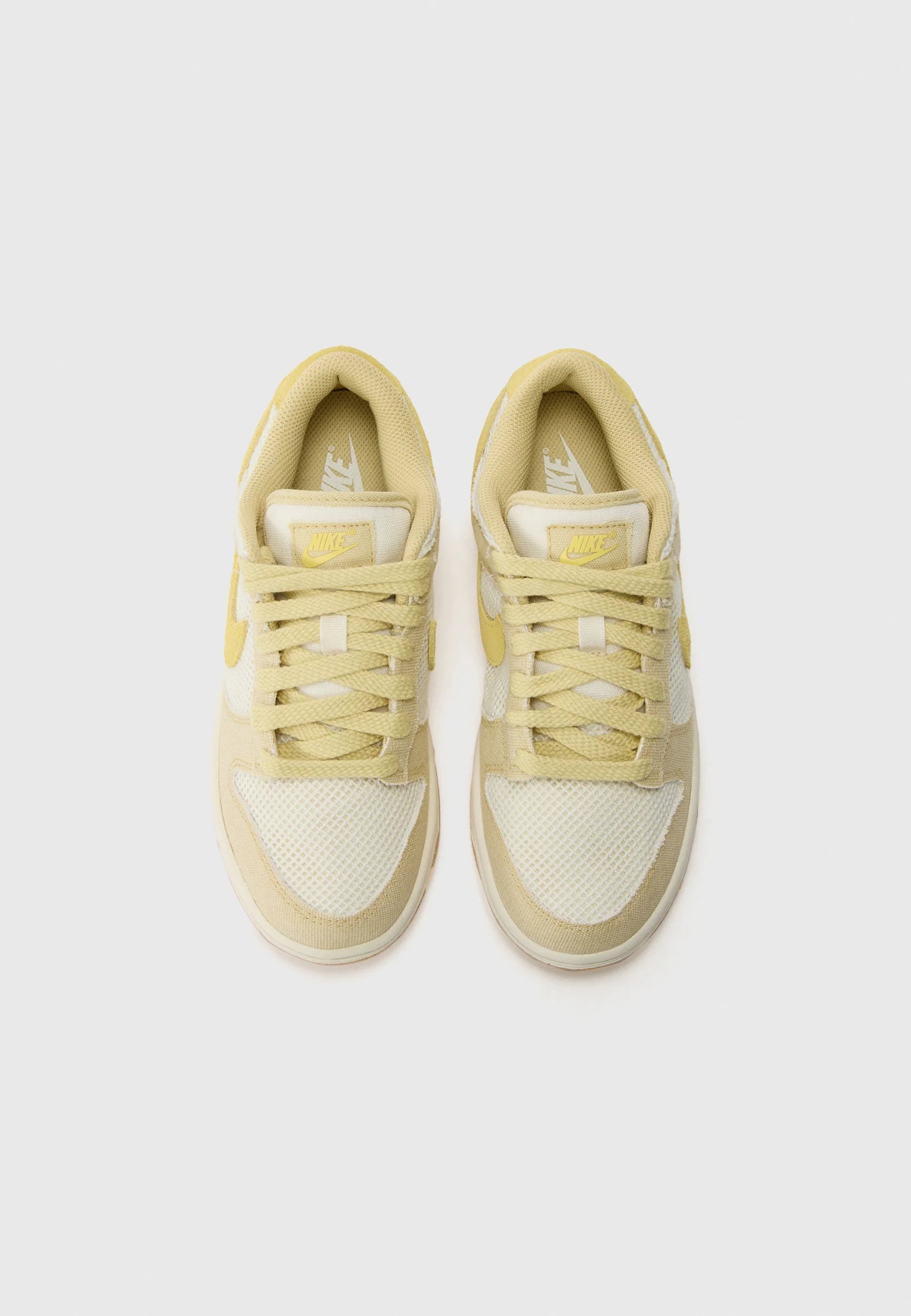 Nike Dunk Low Mujer — Soft Pearl