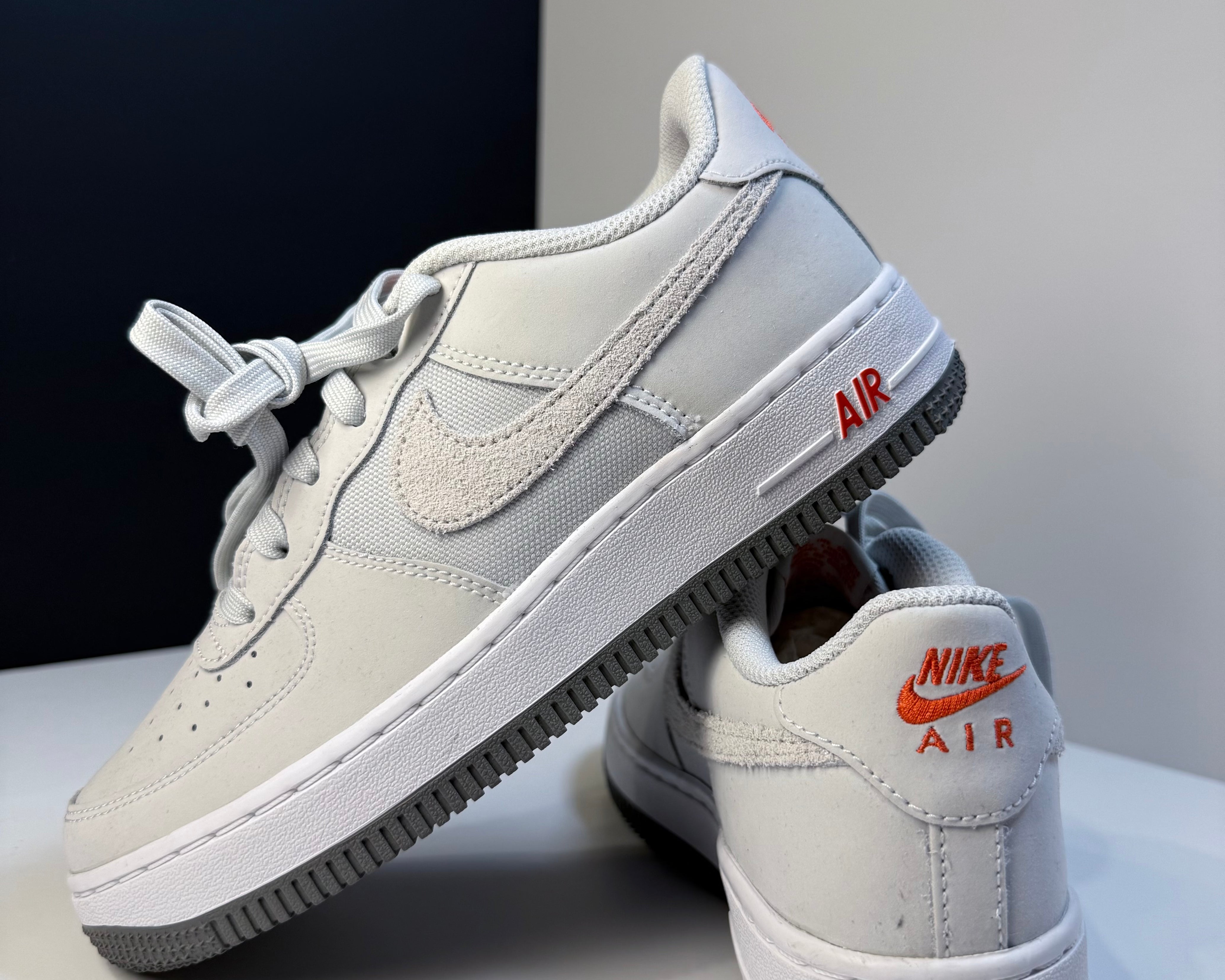 Nike Air Force 1 LV8 - Talla 36 1/2