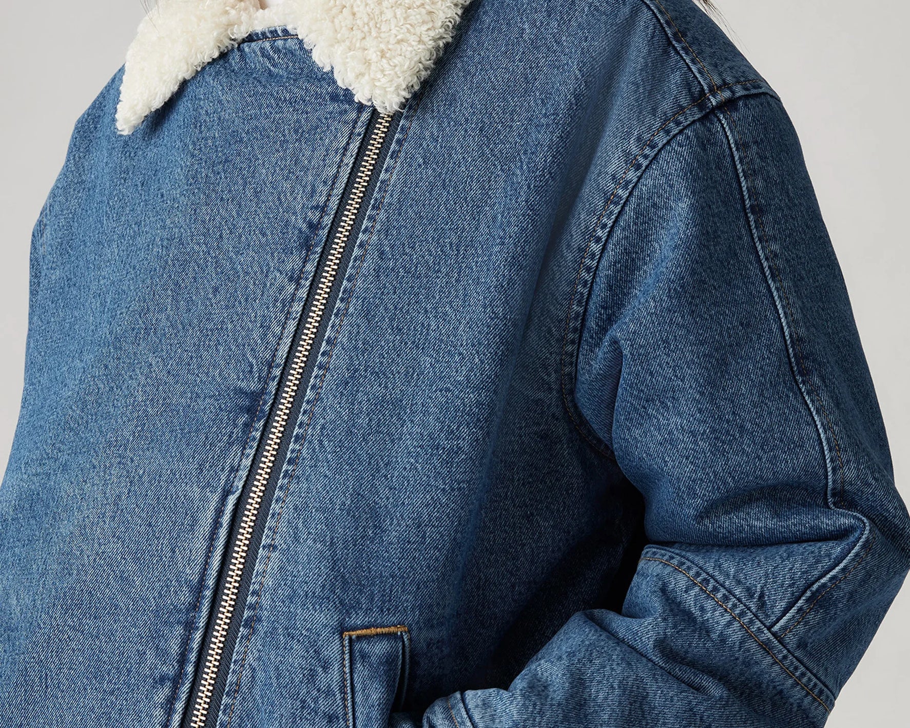Levi's Sherpa Trucker Jacket Mujer — Azul Medio